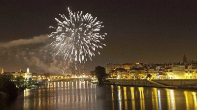 fuegos en sevilla