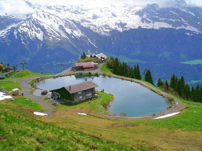 Lago nas montanhas