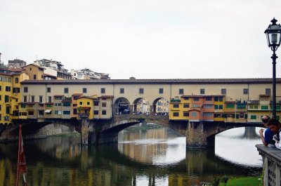 PONTE VECCHIO, FLORENCIA, ITALIA.