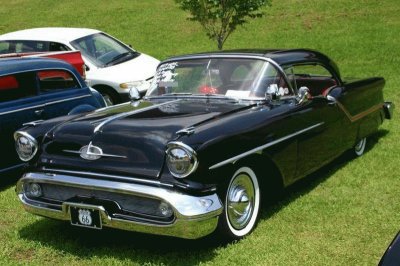 OLDSMOBILE 1957.