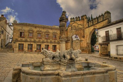 plaza de los leones baeza