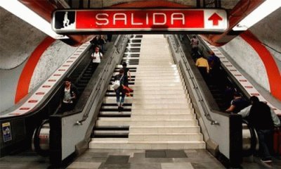 ESCALERAS DEL METRO CONVERTIDAS EN PIANO, D.F.