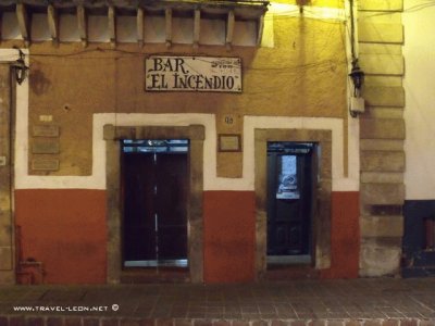 UNA VIEJA CANTINA