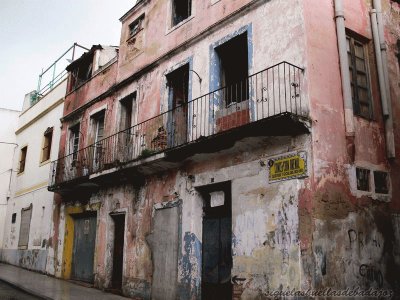 UNA  CASA ABANDONADA