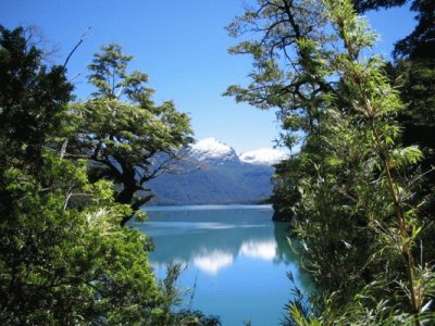 Lago Cisne. Chubut. Argentina