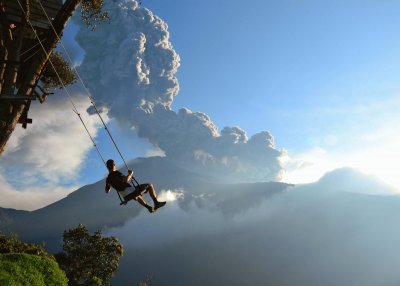 Â¡A correr!. ErupciÃ³n en BaÃ±os, Ecuador.