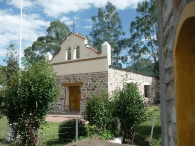 Capilla en Pulares. Salta. Argentina