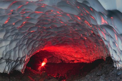 Cueva de hielo. Kamchatka