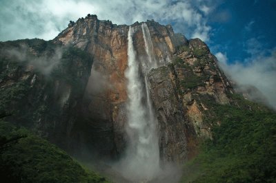 angel-falls-from-below