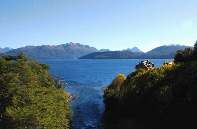 RÃ­o y Lago Correntoso. NeuquÃ©n. Argentina