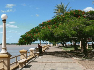 Costanera de la Ciudad de Corrientes. Argentina