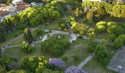 Plaza Irlanda. Ciudad de Buenos Aires. Argentina