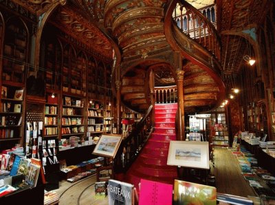 LibrerÃ­a en Oporto. Portugal