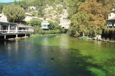 fontaine vaucluse