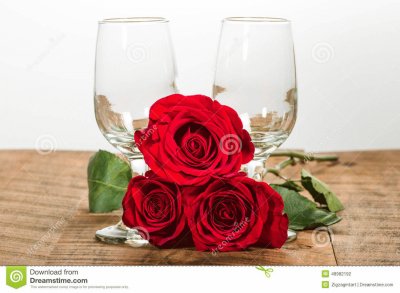 copas y rosas rojas