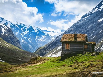 cabin on the mount