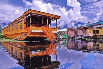 Lago Dal. Srinagar. India