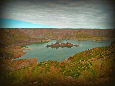 Embalse Valle Grande. Mendoza. Argentina