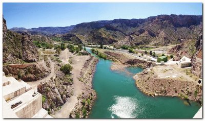 Represa en el RÃ­o Atuel. Mendoza. Argentina