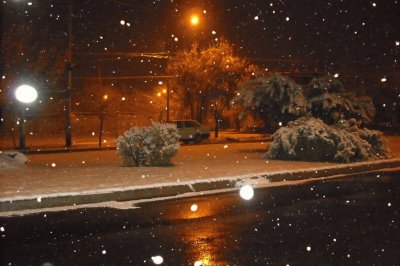 Nevando en Godoy Cruz. Mendoza. Argentina