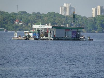 Posto de CombustÃ­vel Flutuante - Manaus - AM