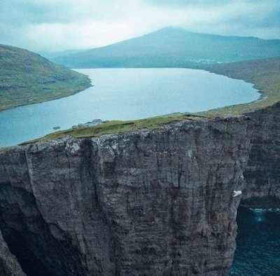 Lago Sorvagsvatn. Islas Feroe