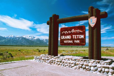 Grand Tetons entrance