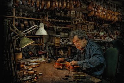 Violin_Maker