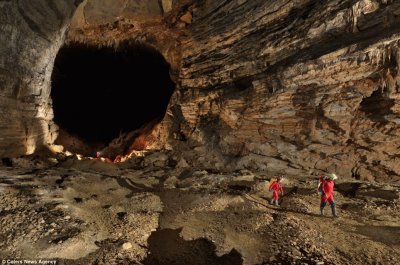 Cueva Er Wang Dong. China