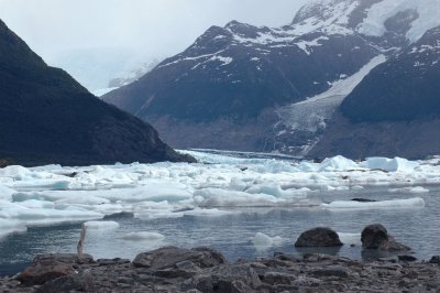 Glaciar y Laguna Onelli. Patagonia Argentina