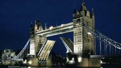 tower bridge notte