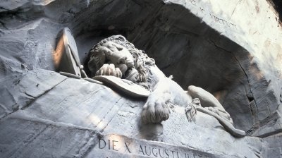 lion monument