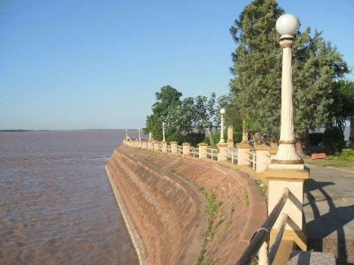 El rÃ­o ParanÃ¡ en Corrientes. Argentina