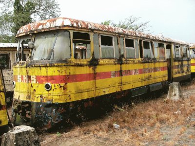 Abandoned rail car