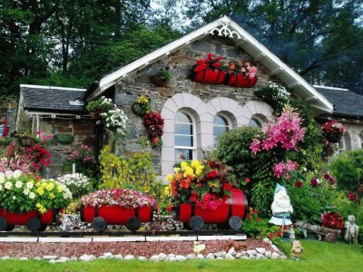 Charming Cottage with Beautiful Garden