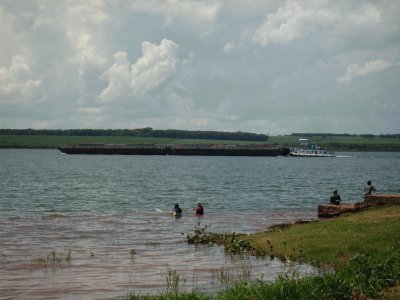 Balsa no Rio TietÃª