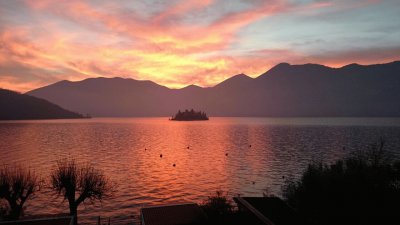 lago d 'iseo - isola di loreto