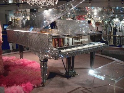 Liberace 's Rhinestone Piano