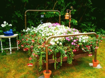 Creative Vintage Bed Garden Planter