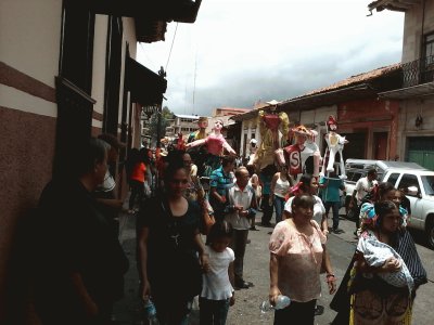 Mojigangas en acciÃ³n - B. Santiago, UruapÃ¡n, Mich