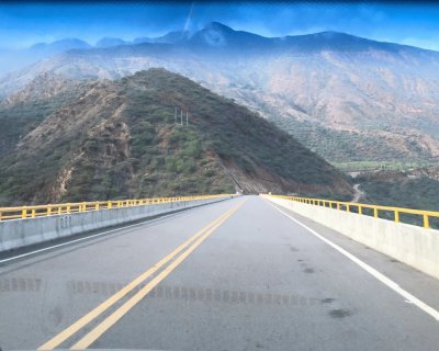 puente sobre el rio sogamoso