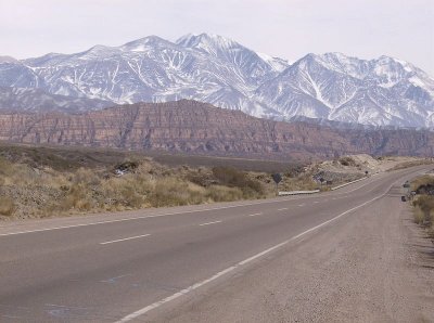 La RN 7 en Mendoza. Argentina