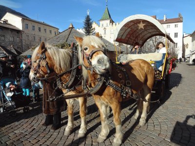 Am Weihnachtsmarkt in Brixen