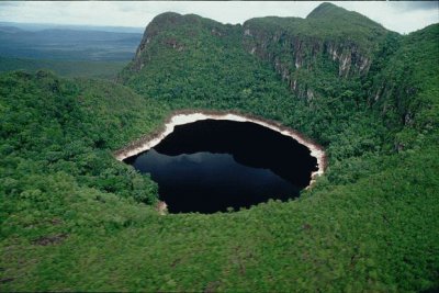 Lago Autana. Edo. Amazonas - Venezuela