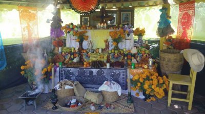 ALTAR DE MUERTOS