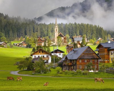 austria_gosau_village_houses_cows_