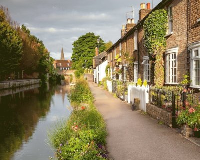 channel_flowers_grass_path_river_houses_suburbs_