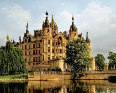 germany_schwerin_castle_water_trees_