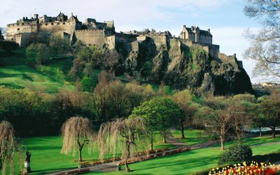 scotland_castle_hills_