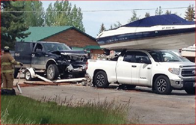 CAMIONETA CON LANCHA DE SOMBRERO